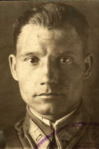 Сачук Леонид Дмитриевич - подполковник, второй начальник Воздушно-десантного училища.