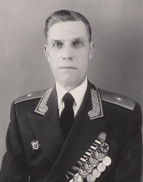 Курышев Иван Игнатьевич – генерал-майор, третий начальник Воздушно-десантного училища.